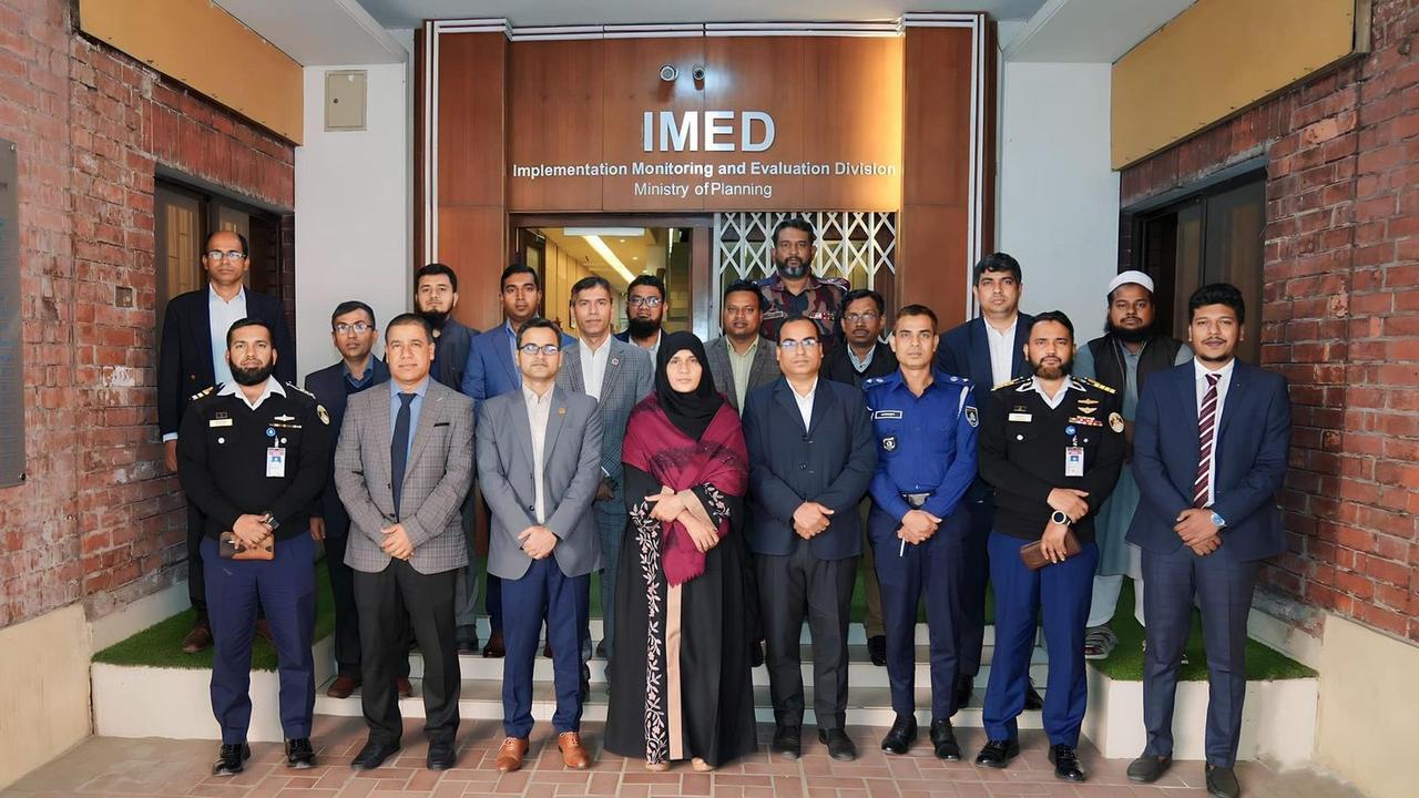 MTI Team working together