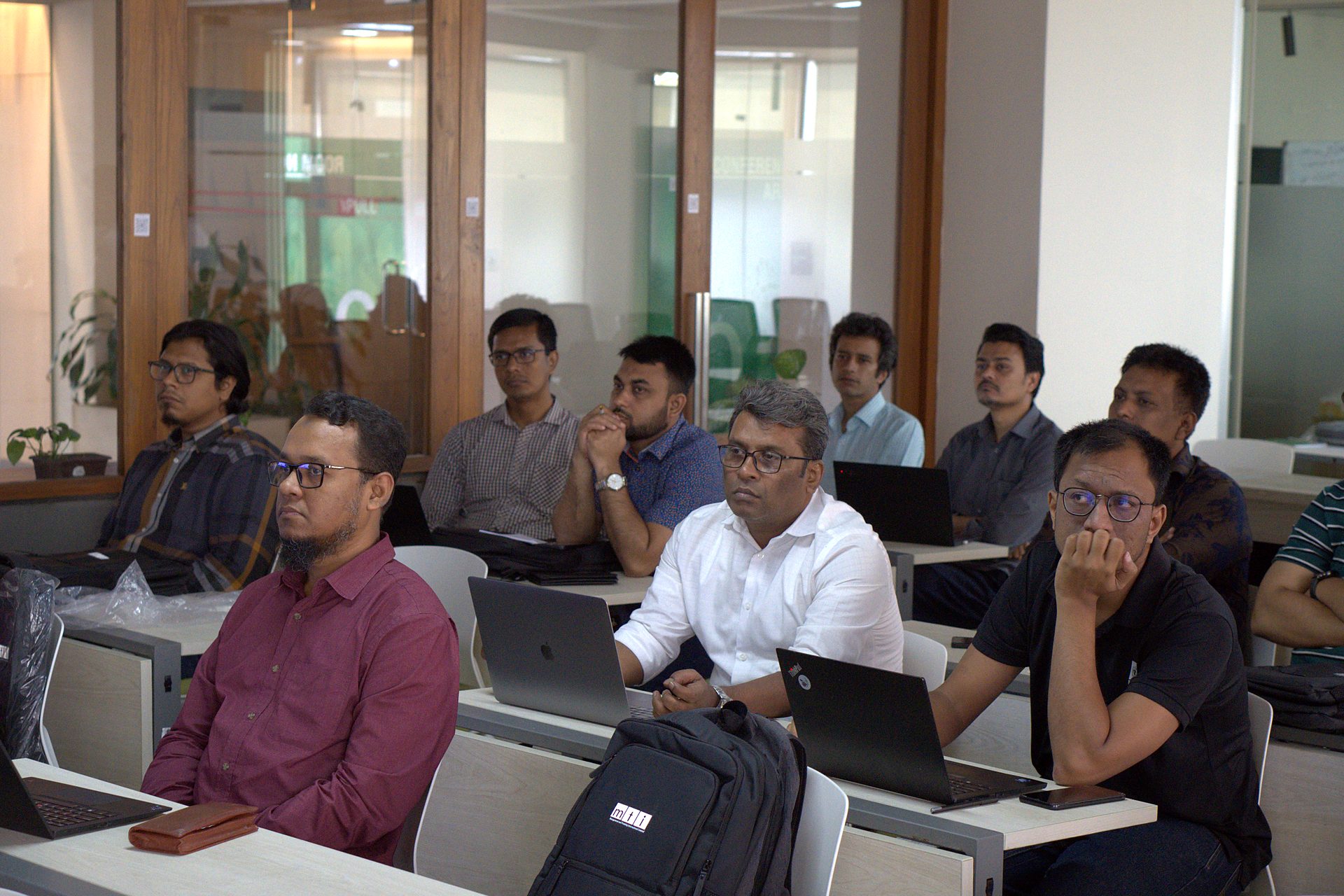 a2i officials at the opening session of the Agile course