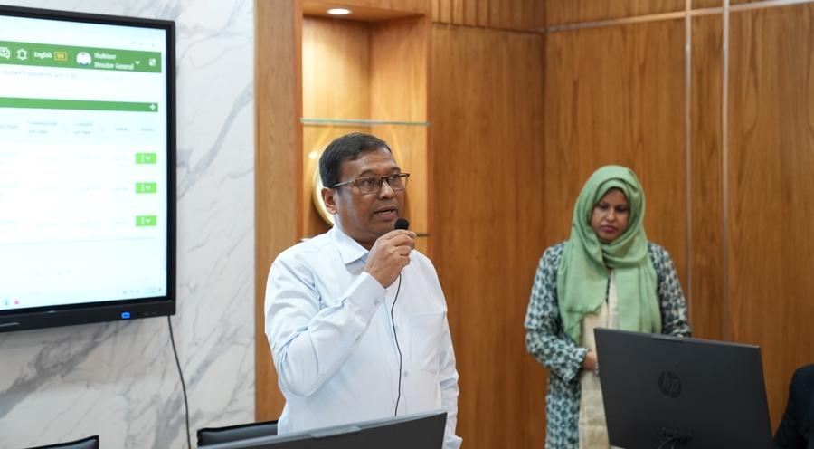 Secretary of IMED delivering the closing speech
