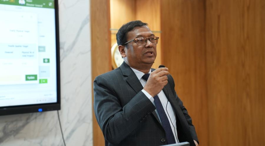 Secretary of IMED delivering the opening speech