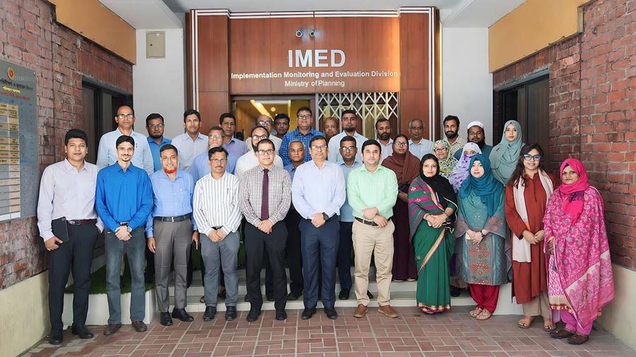 Group picture of the second batch of training participants