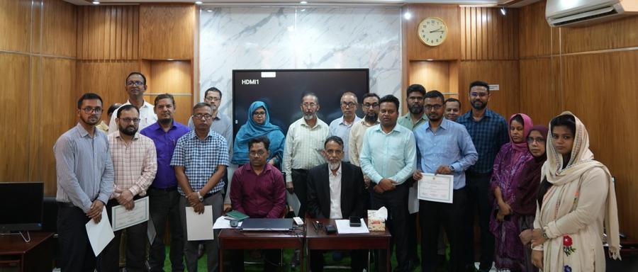 Group photo of the 24th batch of participants