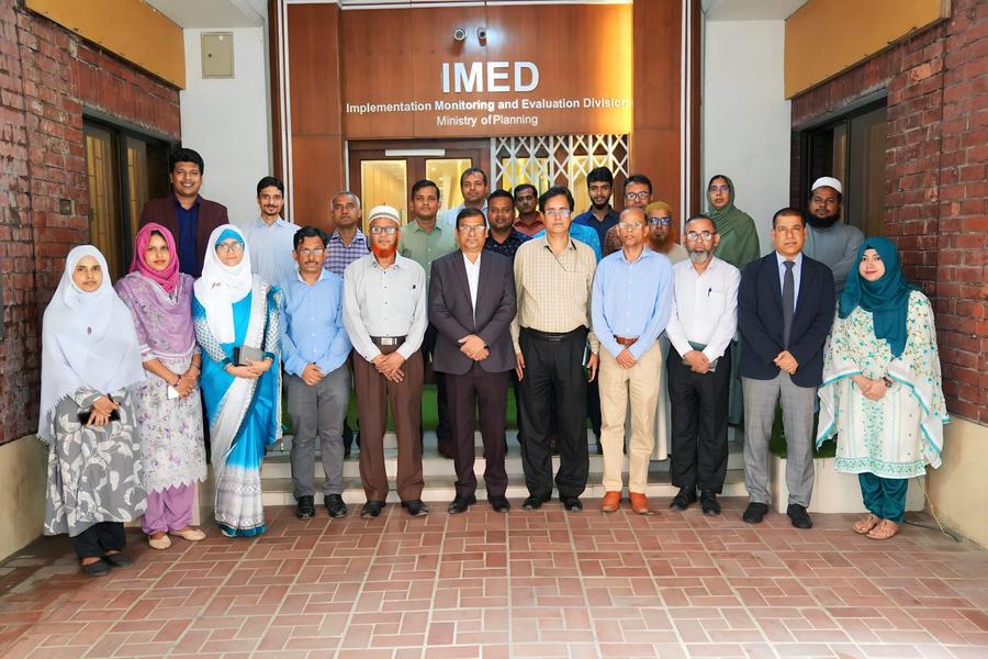 Group picture of the 5th batch of participants