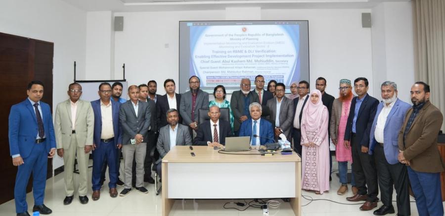 Group photo of training participants