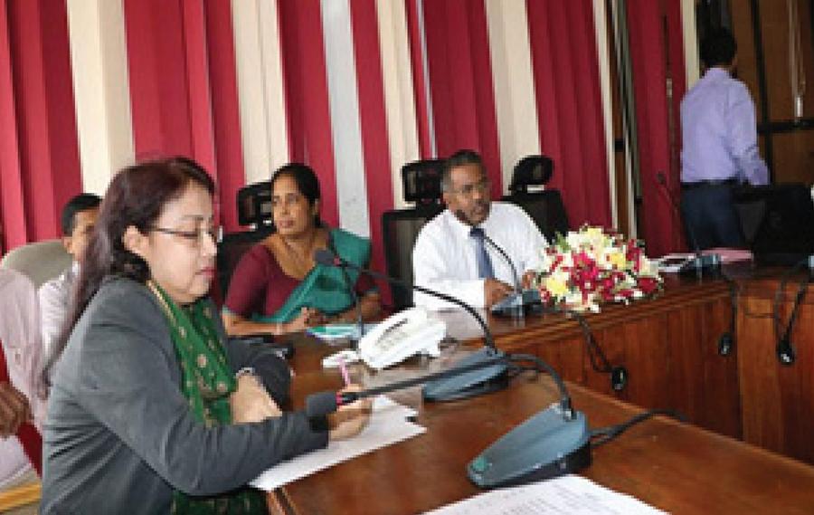 Classroom discussion in Sri Lanka