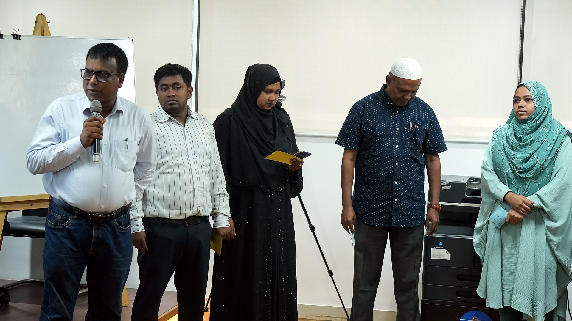 A participant team presenting its group work