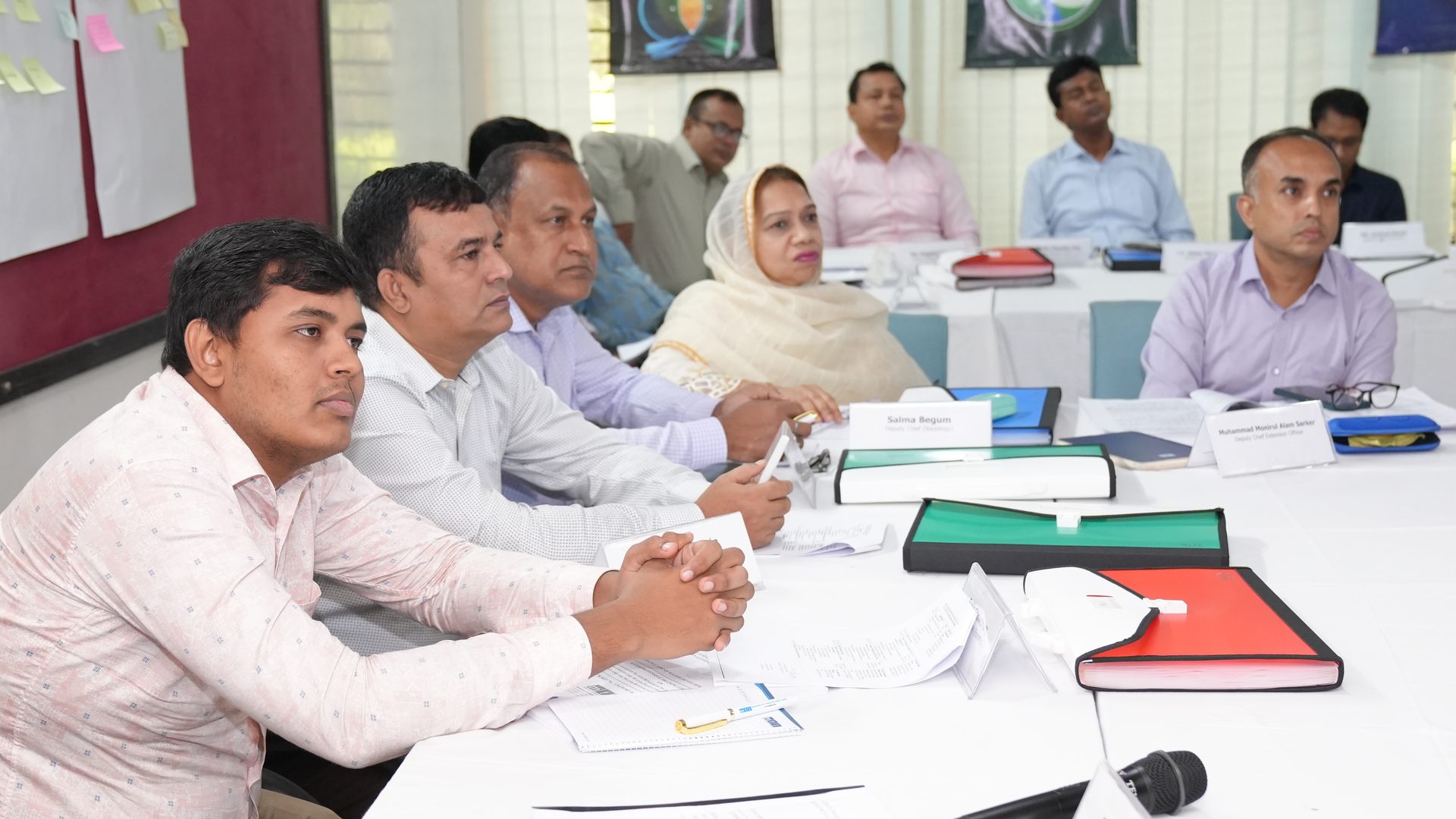 Participants during the Bangladesh Delta Plan 2100 session