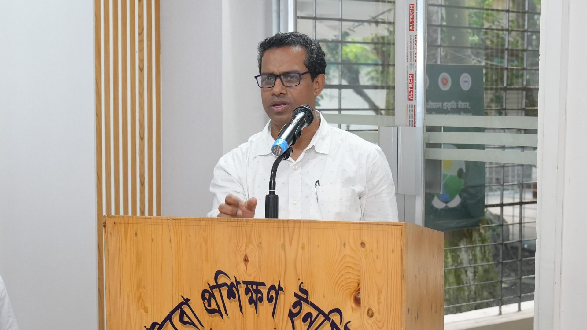 Pijush Krishna Kundu, Additional Chief Engineer and Project Director of CSAWMP (BWDB Part), delivering the opening speech