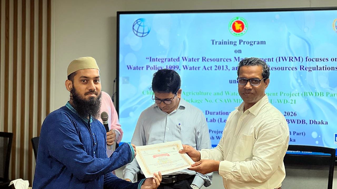 Certificate presentation to a participant