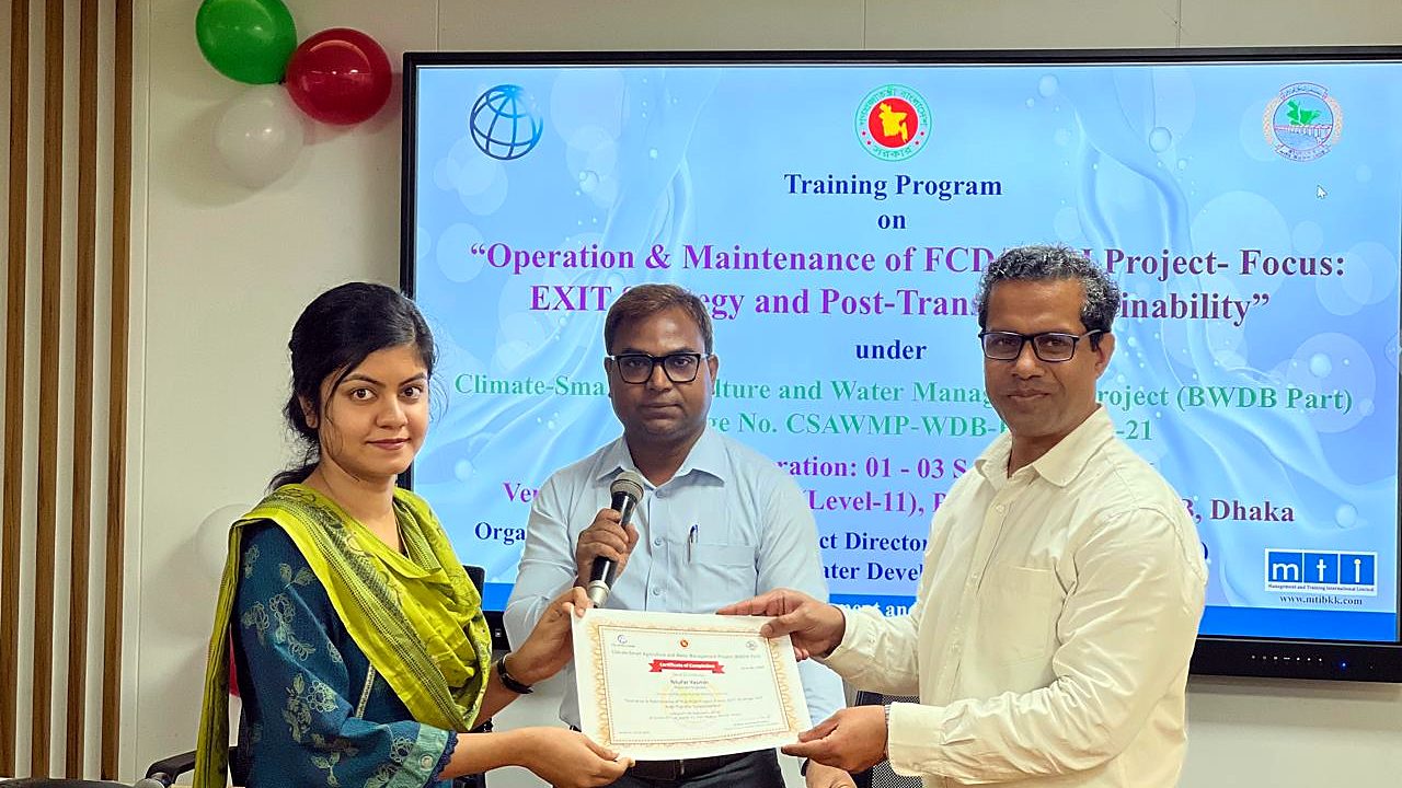 Participant receiving a course certificate
