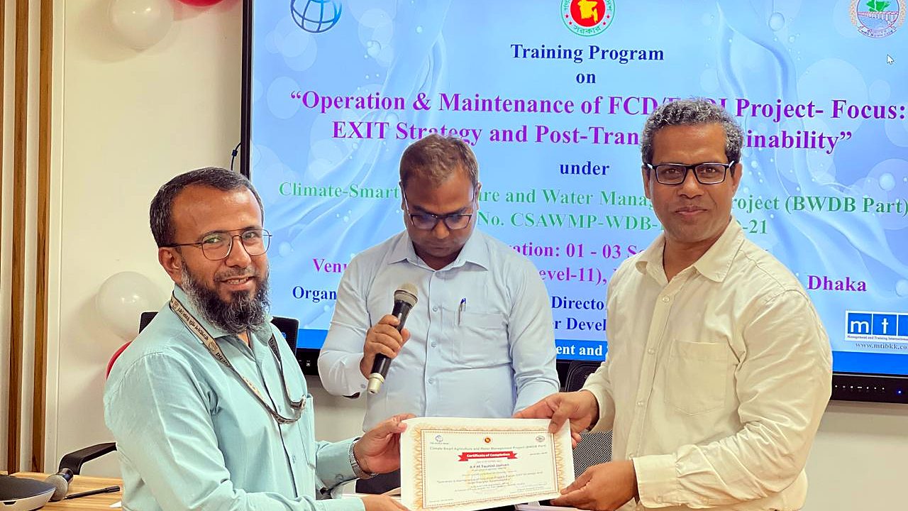 Certificate presentation to a participant