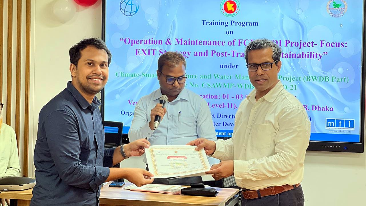 Certificate presentation to a participant