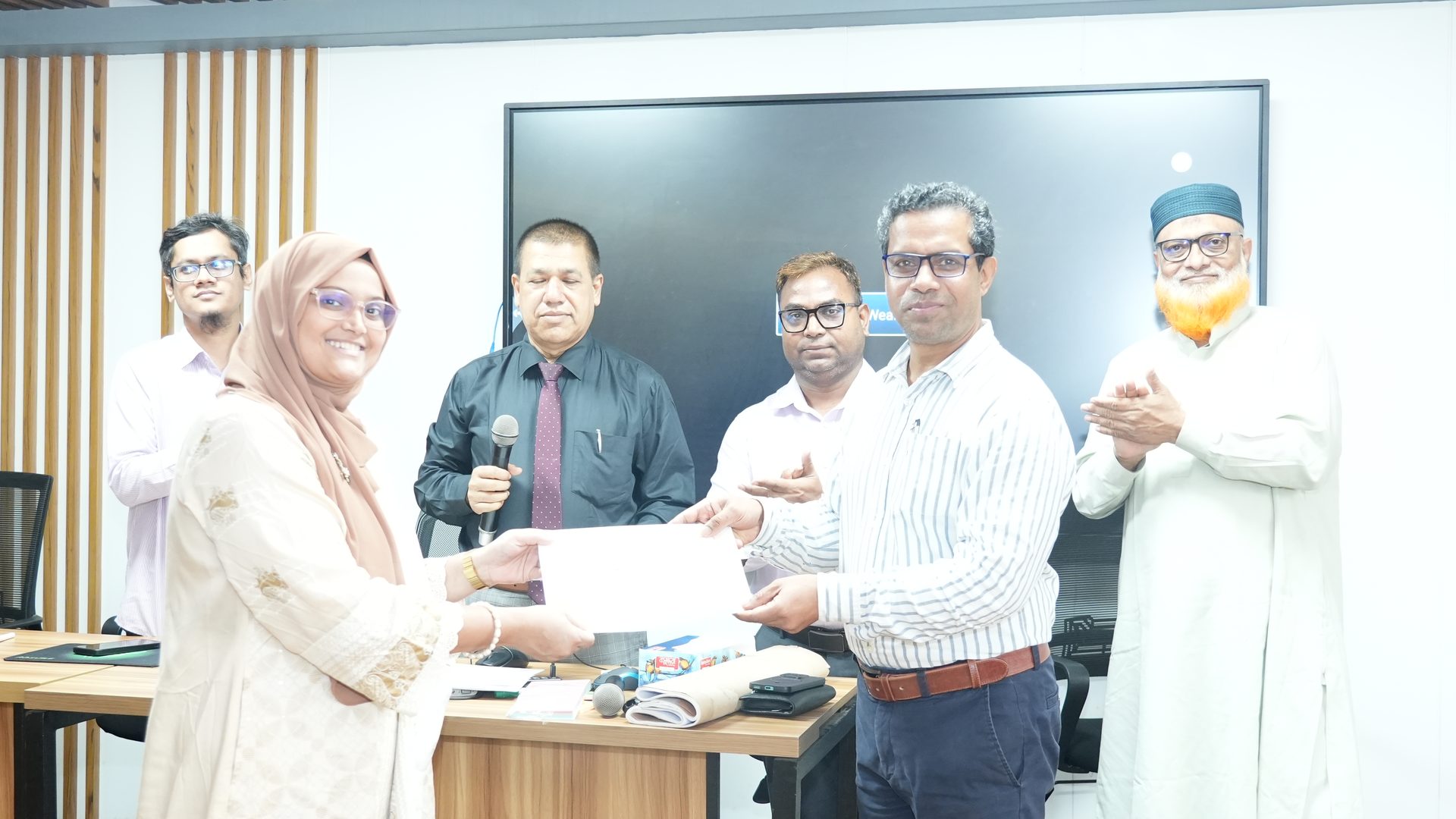 Certificate handover at the closing ceremony