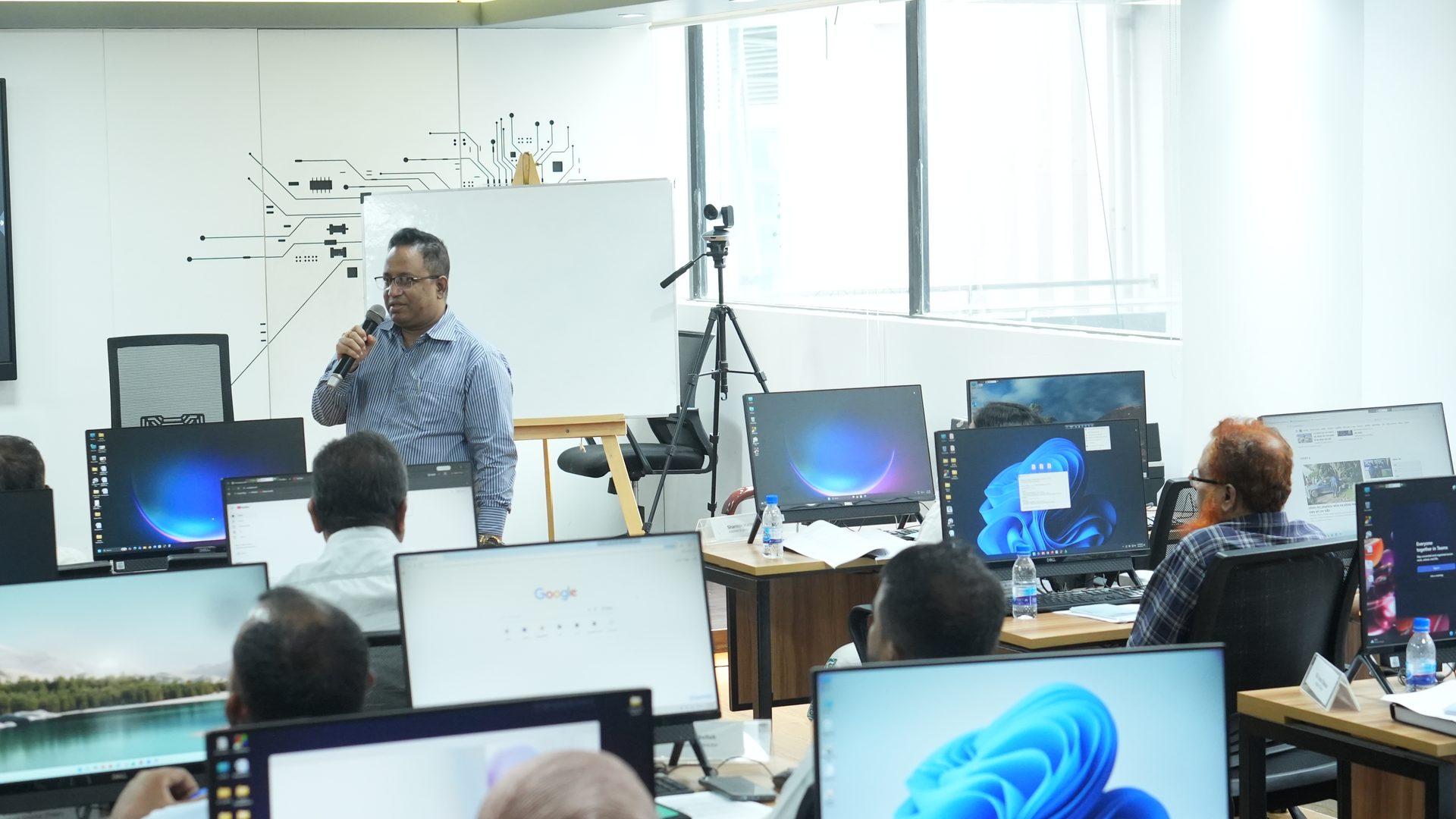 Participants during the comparative analysis session