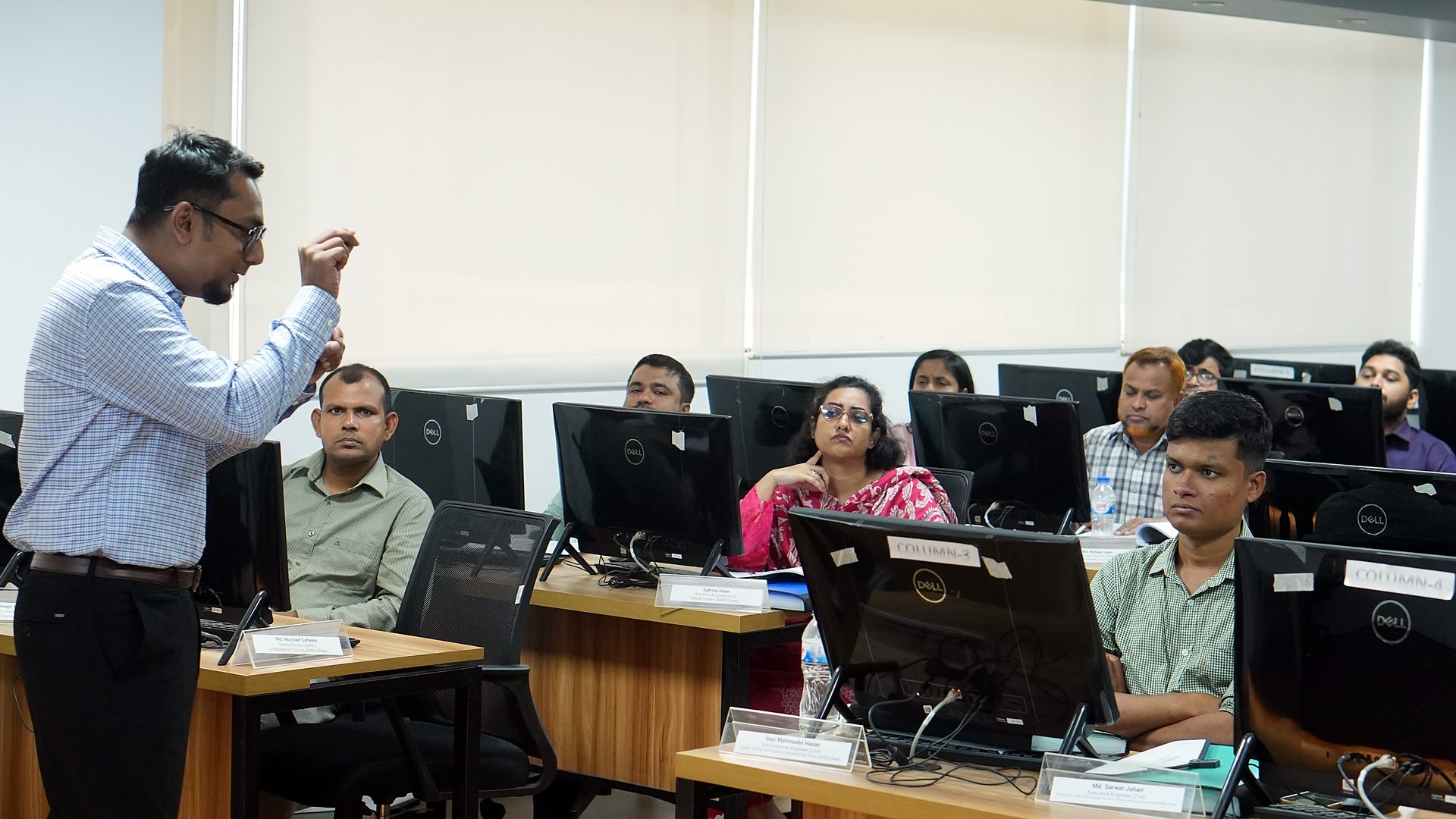 Resource person explaining a concept to participants