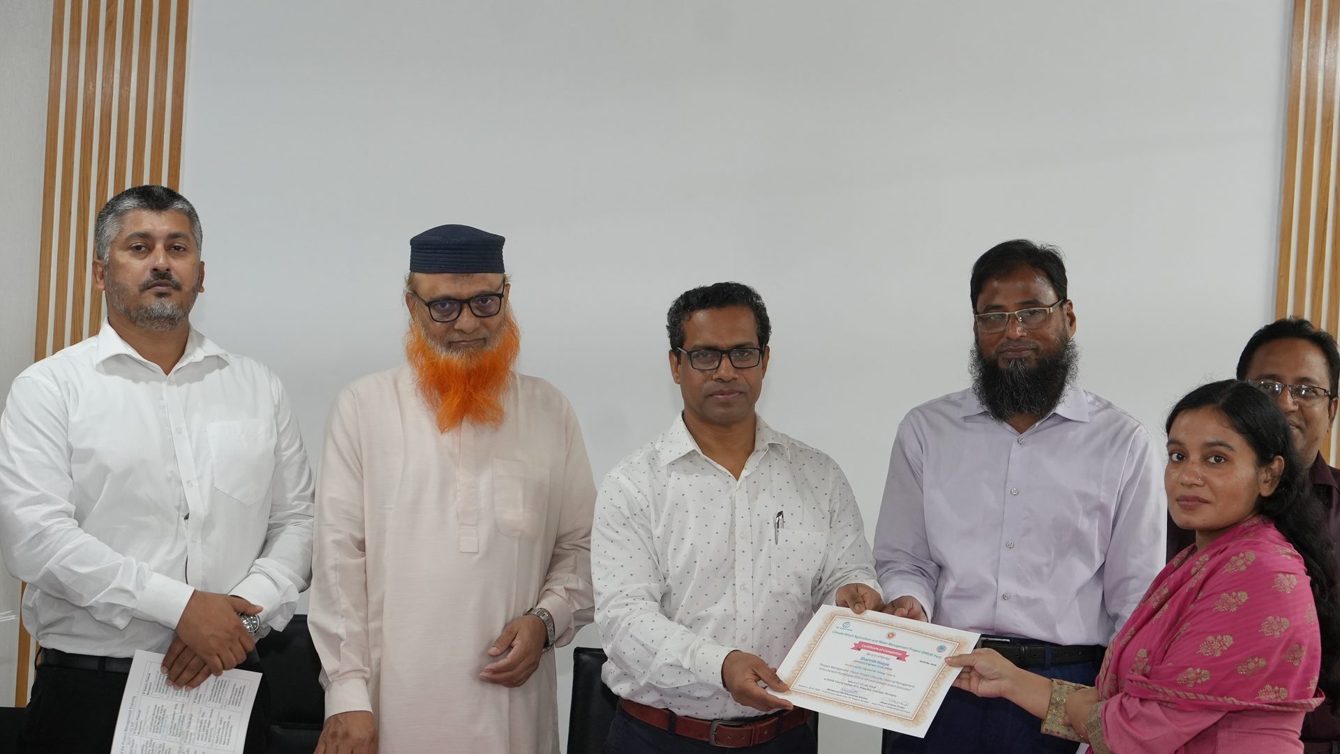 Certificate handover at the closing ceremony