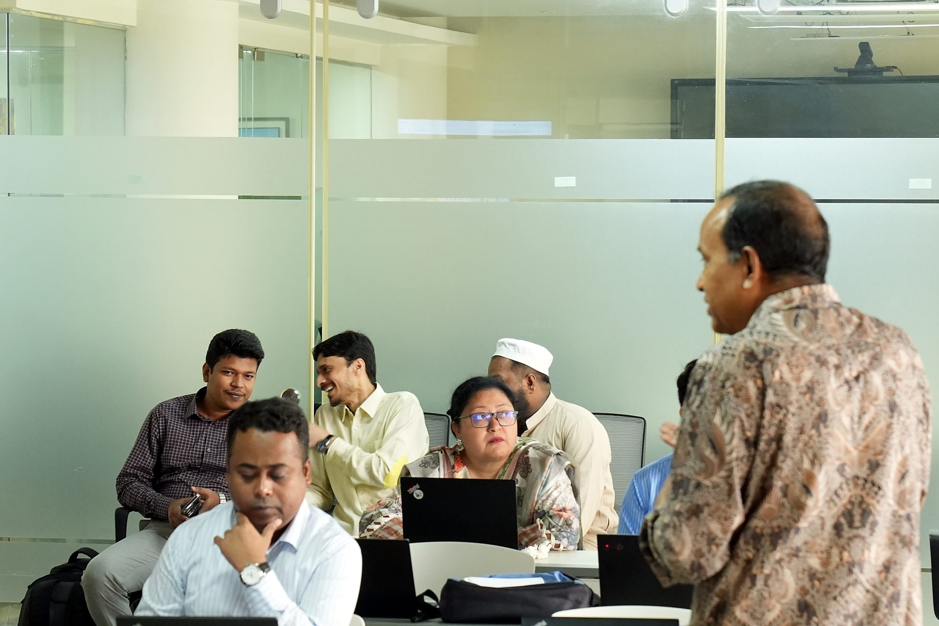 Trainer speaking with participants