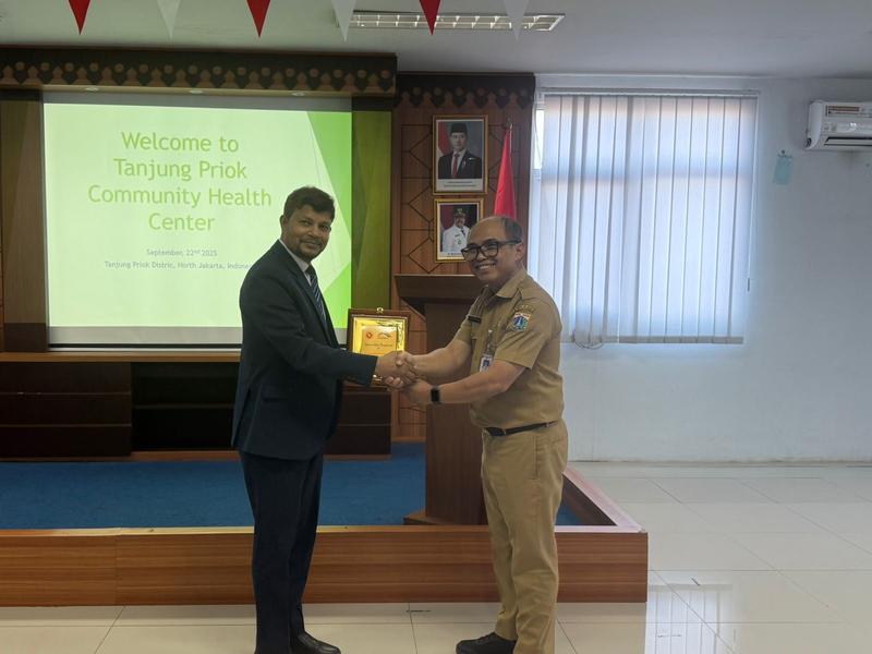 Crest giving ceremony at the IPDC Training Institute
