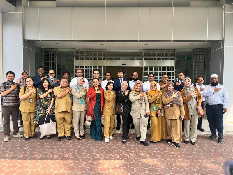 Group photo of the UPHCSDP-II delegation in Indonesia